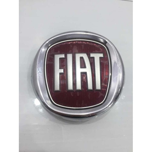 Emblema Grade Fiat  Punto 2013/2016